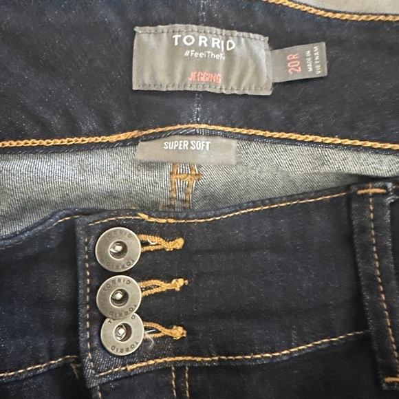 Torrid Skinny Super Soft High-Rise Jean Jegging - Picture 3 of 3